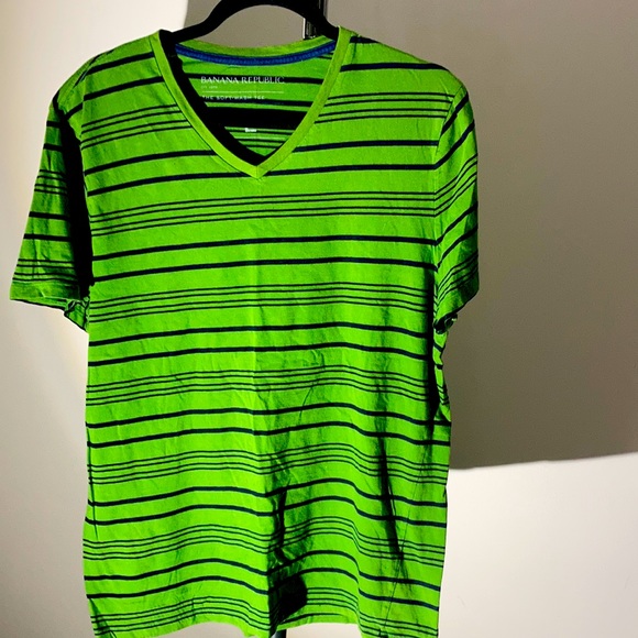 Large V-neck Banana Republic t-shirt